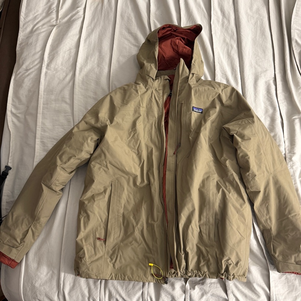 Patagonia XL ski coat